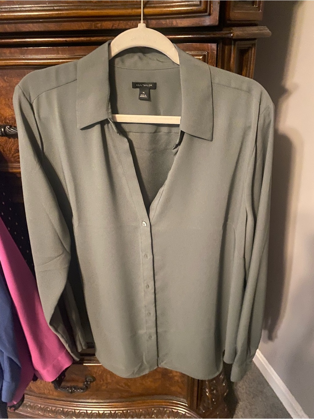 Ann Taylor button up essential blouse